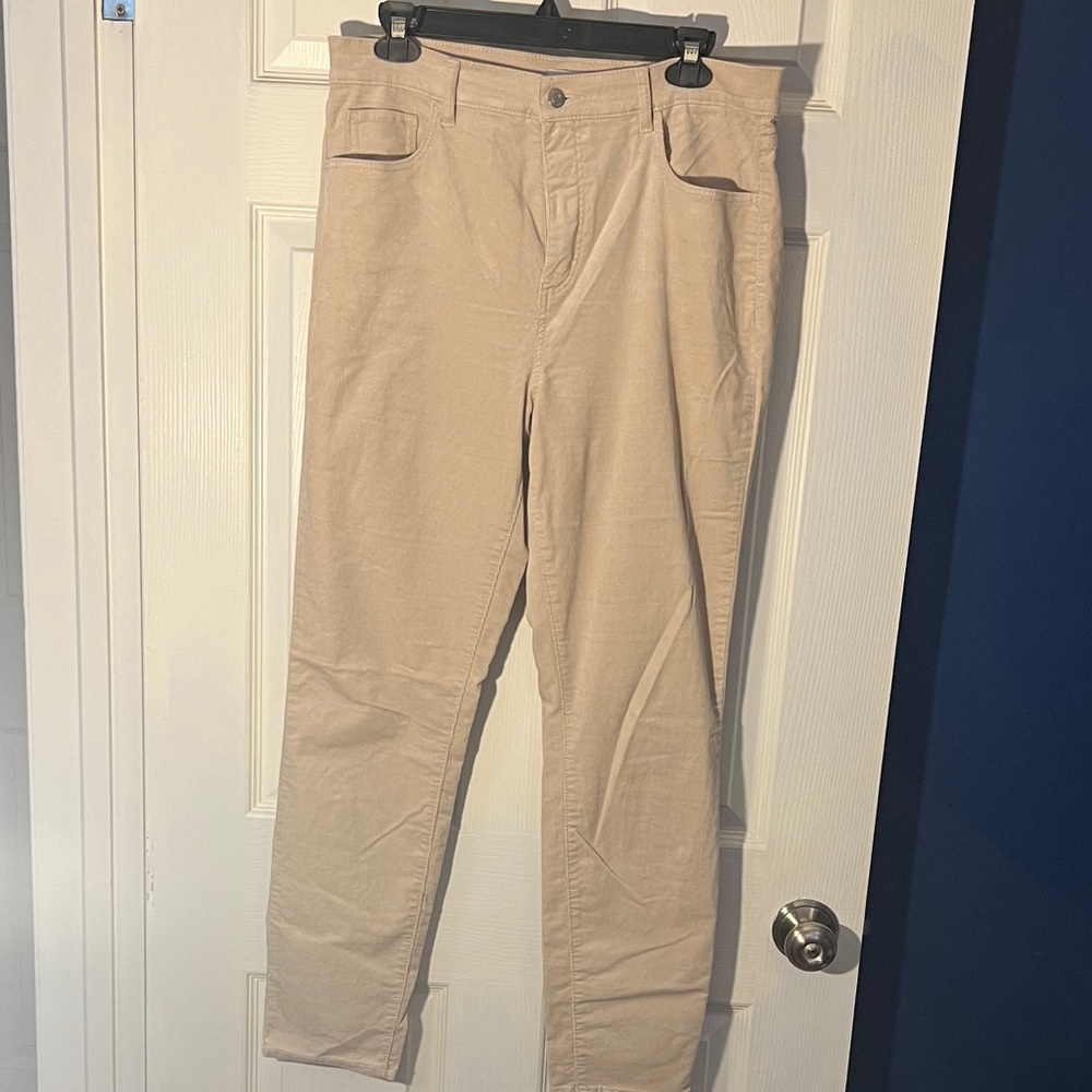 Women’s Tan Pants